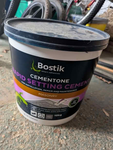 Photo of free 10kg rapid set cement tub (Kidlington OX5) #1