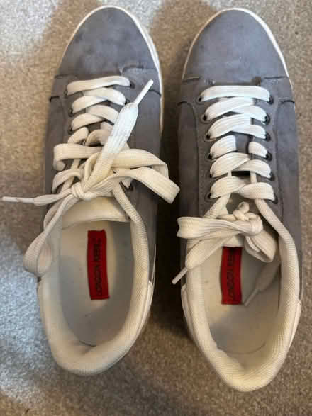 Photo of free Women’s trainers, size 7 (Balham, SW12) #3