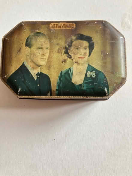 Photo of free Beads & Buttons in Vintage Tin (St James, South Elmham IP19) #2