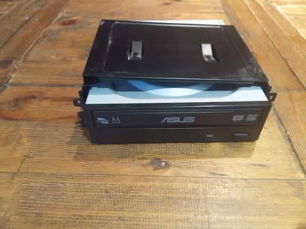 Photo of free DVD drive for PC (Yarpole HR6) #1