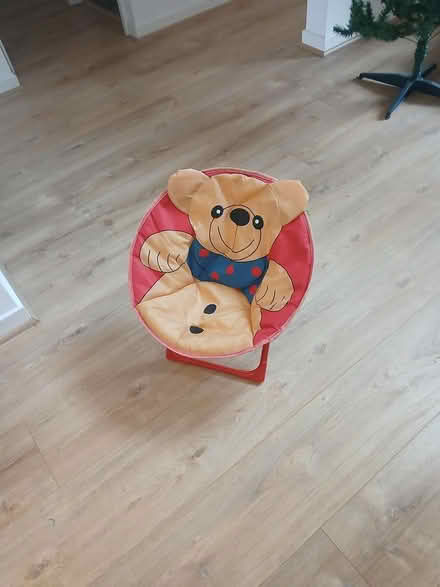 Photo of free Childs small chair (thorpe bay SS1) #2