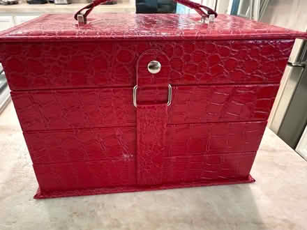 Photo of free New Make-up kit (Cupertino) #2