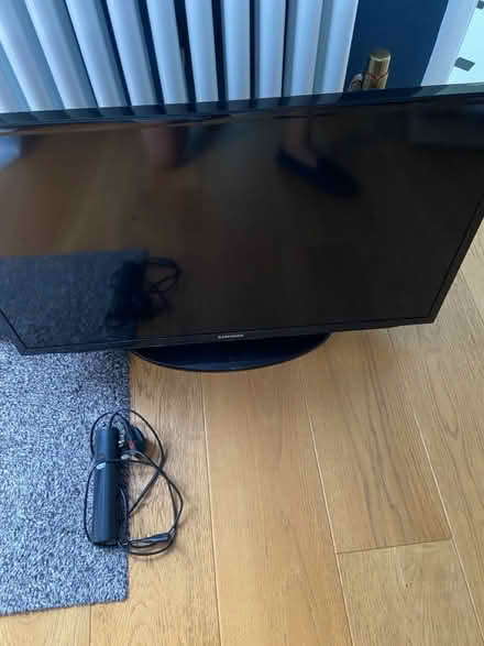 Photo of free Samsung tv (Leytonstone) #2