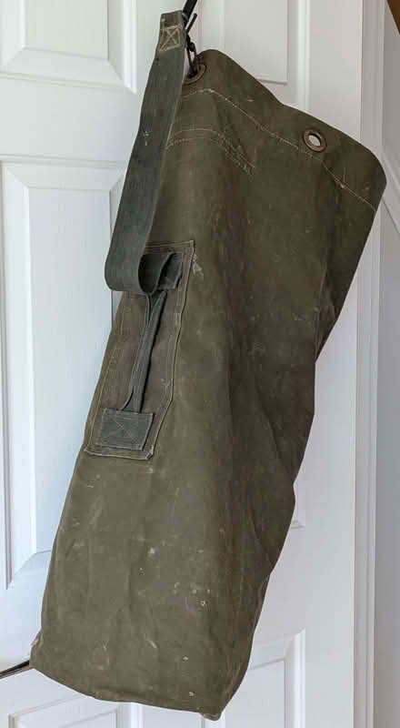 Photo of free Army kit bag (Hook RG27) #1
