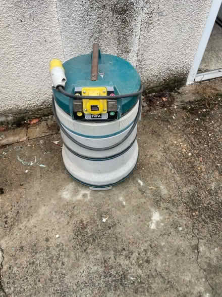 Photo of free Industrial Hoover (SM4) #1