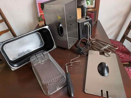 Photo of free Compact Deep Fat Fryer (Mold CH7) #2