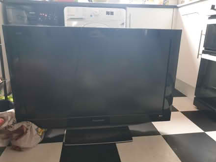 Photo of free Tv with control (Putney SW15) #1