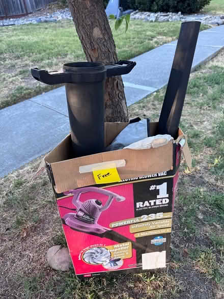 Photo of free Electric leaf blower (Del Prado neighborhood 94566) #1