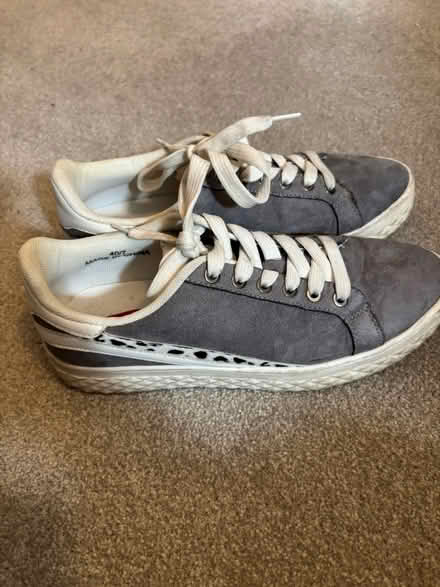 Photo of free Women’s trainers, size 7 (Balham, SW12) #1