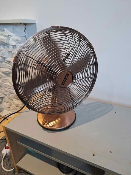 Photo of free Status Table fan (St Leonards on sea TN38) #2