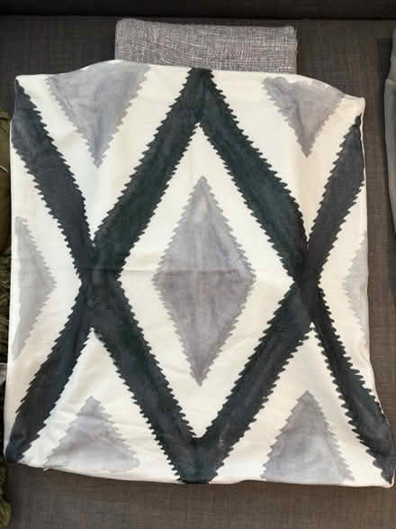 Photo of free 4 x cushion covers (SE1) #2