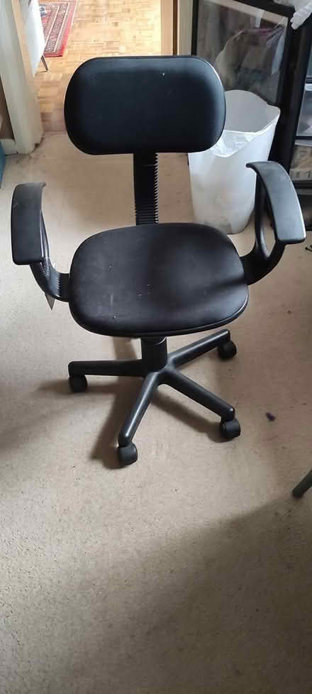 Photo of free Small office/computer chair (Woking GU22) #1