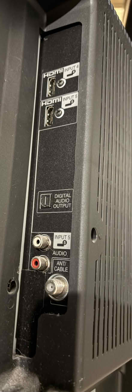 Photo of free Sharp LC-37D62U 37“ LCD TV (Centretown) #2