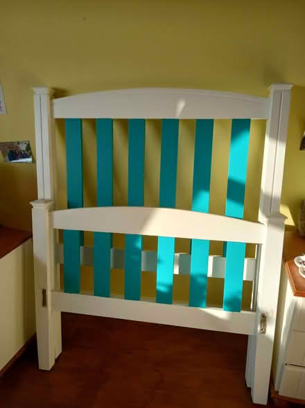 Photo of free single bed (Smiths Estate OX28) #1