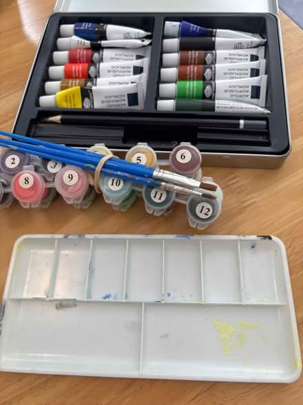 Photo of free Art supplies (Balham, SW12) #2