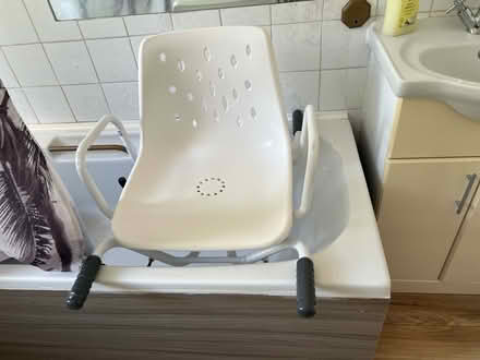 Photo of free swivel bath seat for elderly (Hanworth Park TW13) #2