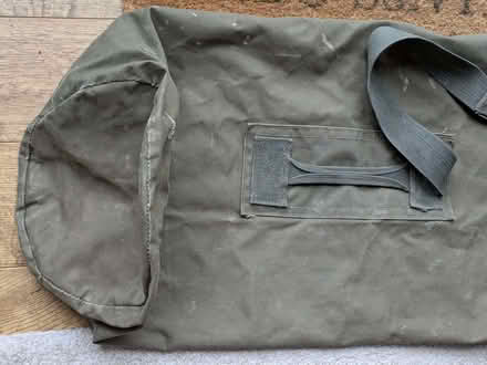 Photo of free Army kit bag (Hook RG27) #3