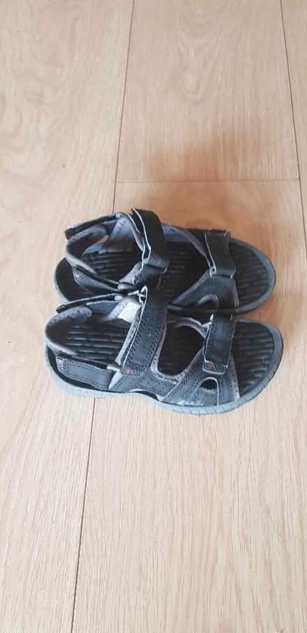 Photo of free Kids sandals size C11 (North Sheen TW9) #1