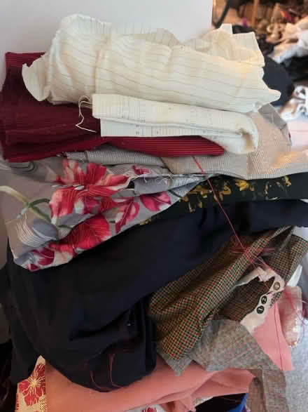 Photo of free Mixed fabrics for sewing projects (Angel EC1) #3