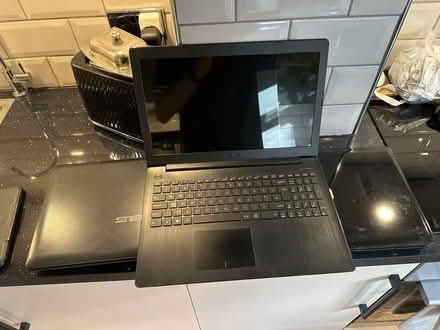 Photo of free laptops x3 (W1k5hn W1K) #1