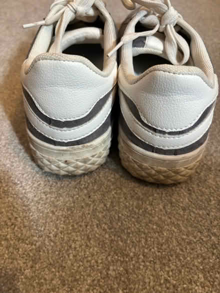 Photo of free Women’s trainers, size 7 (Balham, SW12) #2