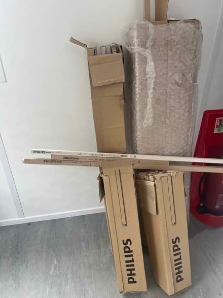 Photo of free Many Assorted Fluorescent Tubes (Fobbing SS17) #1