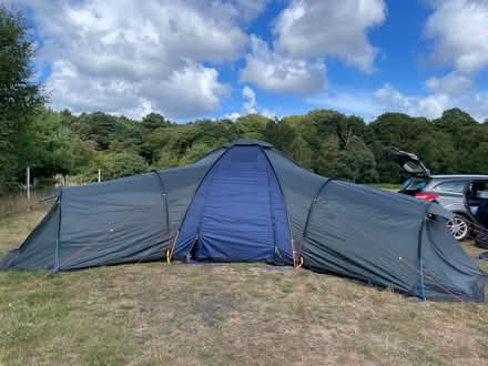 Photo of free ‘9’ person tent (Wokingham RG41) #2