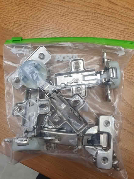 Photo of free 4 x Soft-close hinges (West putney SW15) #1