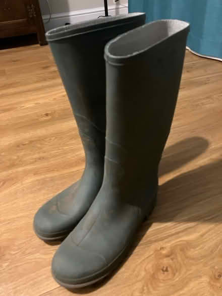 Photo of free Green wellington boots - size 10 (Roundwood AL5) #1