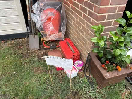 Photo of free CDs dvds pc games boot sale items (Doddinghurst CM15) #2