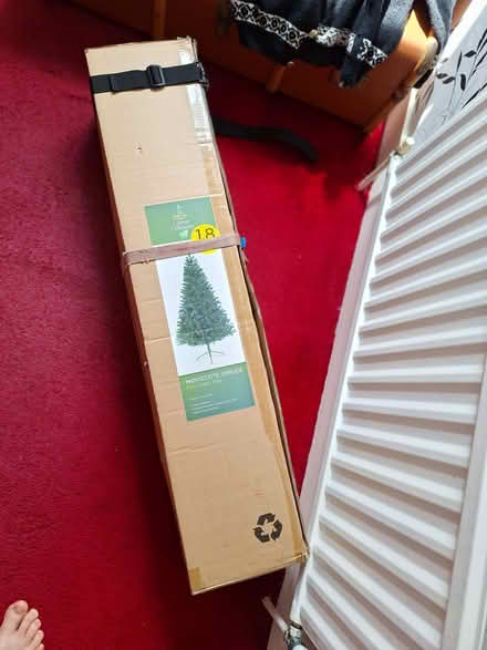 Photo of free Christmas tree + decorations (GU10) #1