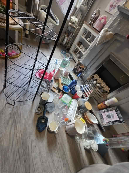 Photo of free Bundle of stuff (DE23) #1