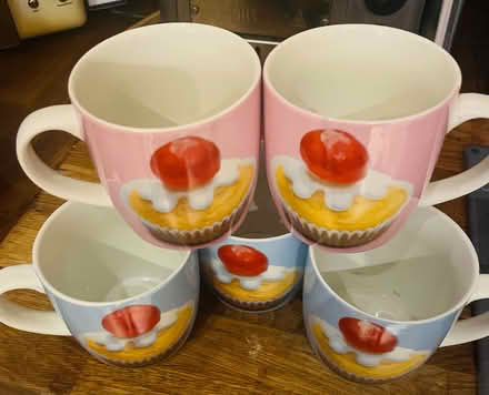 Photo of free 5 matching mugs (Fairfield LA1) #1