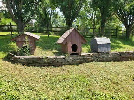 Photo of free Dog houses (WARRENTON In-Town) #1