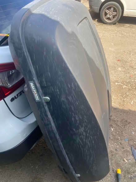 Photo of free Halfords roof box (Croydon CR0) #1