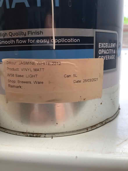 Photo of free Dulux Trade Vinyl Matt paint Jasmine White (IP1) #2
