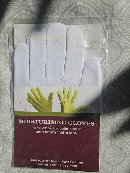 Photo of free Moisturising gloves (Turnpike Lane) #1