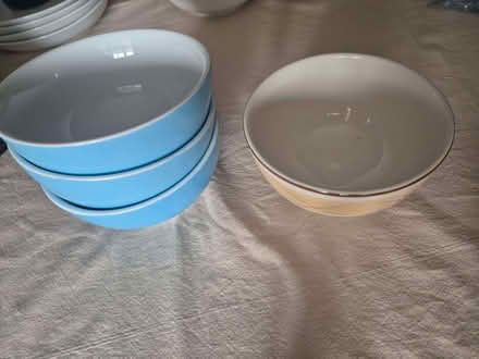 Photo of free 4 x bowls (Little Harrowden NN9) #1