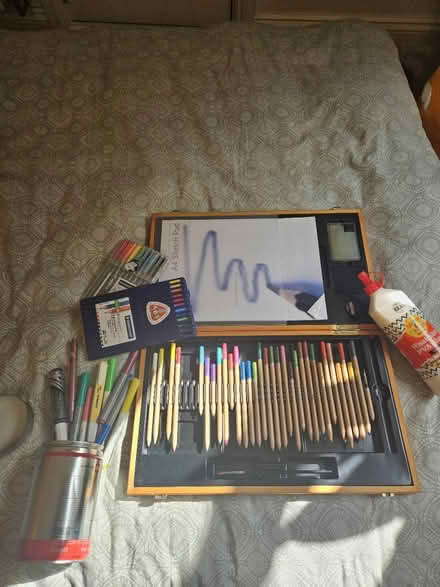 Photo of free Colour pens/art kit (Turnpike Lane) #1