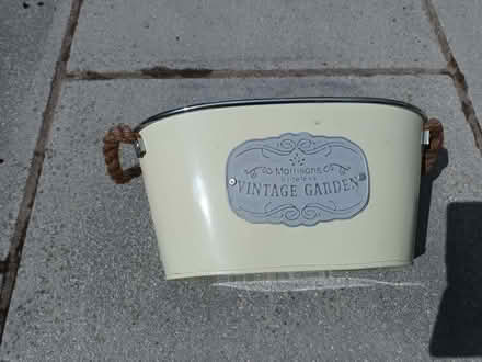 Photo of free Planter (Kenilworth CV8) #3