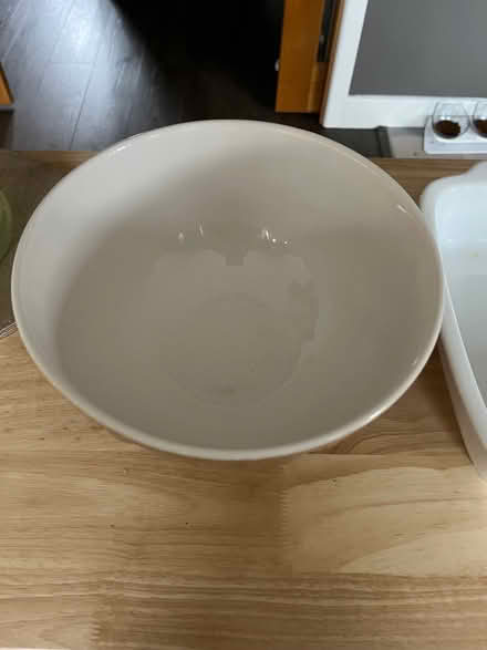 Photo of free Large mixing bowl (Wokingham RG40) #2