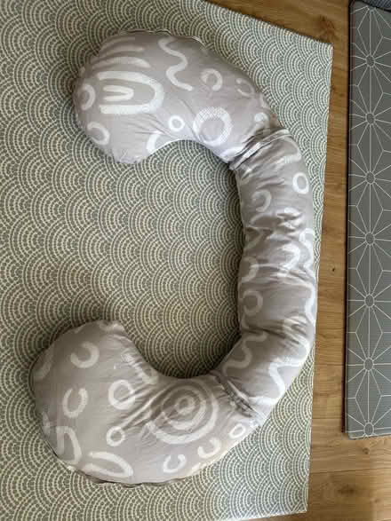 Photo of free Pregnancy pillow (Aylesbury Vale LU7) #1