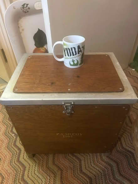 Photo of free Very strong and sturdy box/stool (Finsbury Park N4) #1