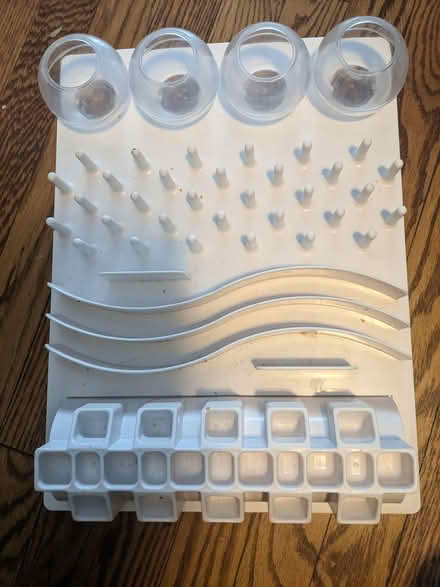 Photo of free Food board for cat/small dog (Mount Pleasant DC) #1