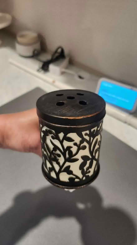 Photo of free Night light with wax warmer (Somerset) #2