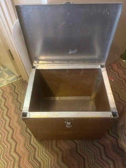 Photo of free Very strong and sturdy box/stool (Finsbury Park N4) #2