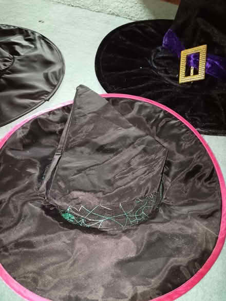 Photo of free 3 witches hats, various sizes (The Rock TF3) #4