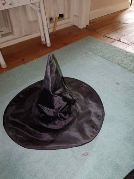 Photo of free 3 witches hats, various sizes (The Rock TF3) #3