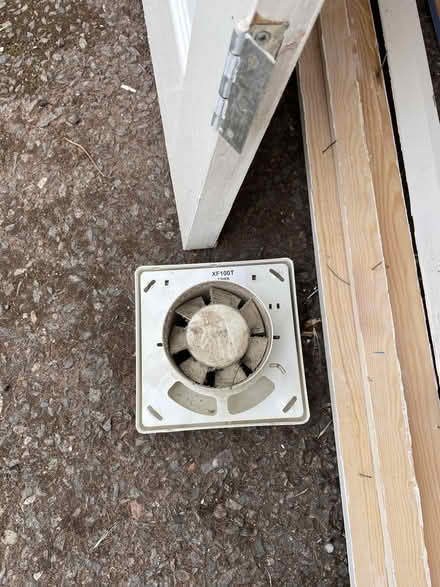 Photo of free Extractor fan (Langley SL3) #1