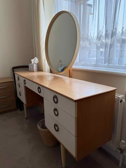 Photo of free Schreiber dressing table (Kingsteignton TQ12) #4